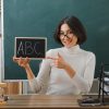 Finding Work Abroad in the UAE: A Comprehensive Guide for Foreigners